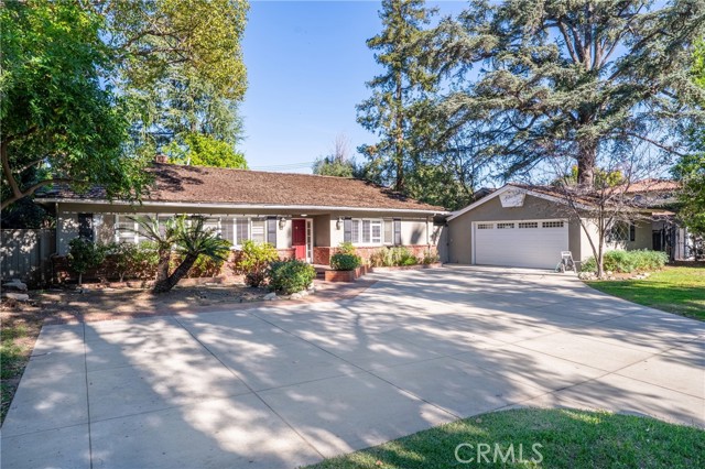 Detail Gallery Image 4 of 38 For 1635 San Pasqual, Pasadena,  CA 91106 - 4 Beds | 3 Baths