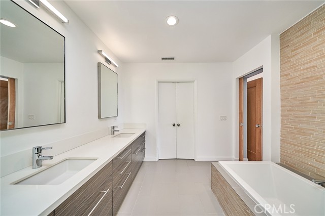 3321 Moore Street, Los Angeles CA: https://media.crmls.org/medias/1c542ded-4013-498d-b345-48d42e32ea2a.jpg