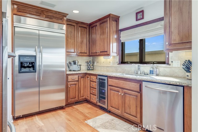 320 24th Place, Manhattan Beach, California 90266, 3 Bedrooms Bedrooms, ,3 BathroomsBathrooms,Residential,Sold,24th,SB21215481