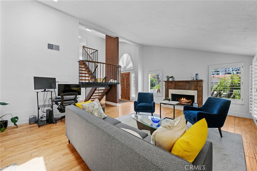 MLS #OC25206982 image #14