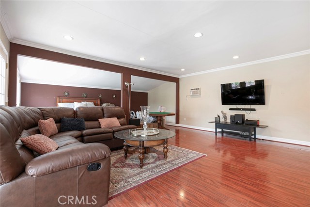 13353 Sylvan Street, Van Nuys CA: https://media.crmls.org/medias/1c55b86b-04cd-4509-bd6b-b5f6a0bc7d43.jpg