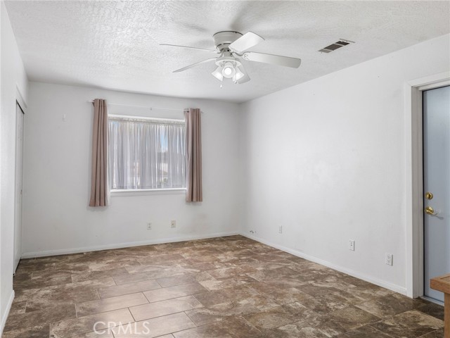 Detail Gallery Image 20 of 57 For 16992 Joshua, Apple Valley,  CA 92307 - 5 Beds | 4 Baths