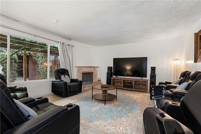 Detail Gallery Image 8 of 38 For 3505 Kennedy, Bakersfield,  CA 93309 - 4 Beds | 3 Baths