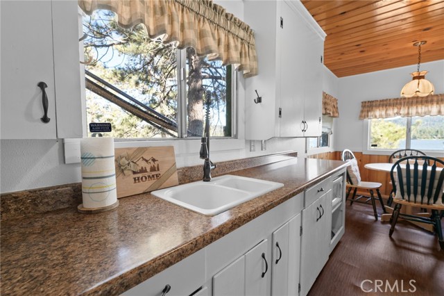 Detail Gallery Image 8 of 14 For 336 Big Bear Trail, Fawnskin,  CA 92333 - 1 Beds | 1 Baths