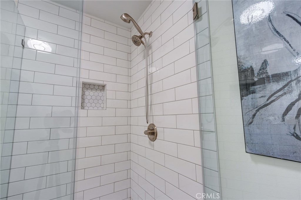 https://media.crmls.org/medias/1c56ee87-649e-4ec3-bcf0-f84b0ad26708.jpg?preset=X-Large