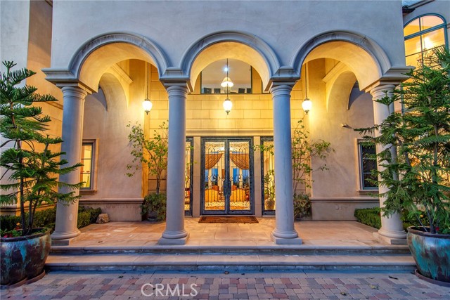 Detail Gallery Image 8 of 73 For 18933 La Montana Pl, Tarzana,  CA 91356 - 7 Beds | 6/1 Baths