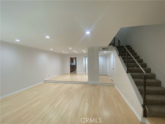 12941 Moorpark Street, 3 photo 4