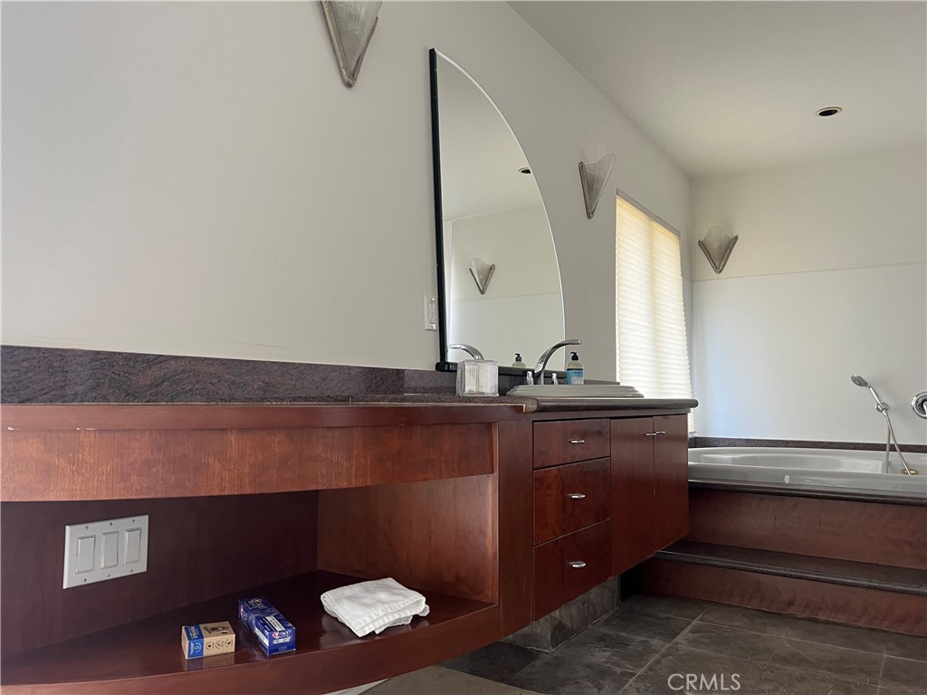 MLS #OC25239224 image #19