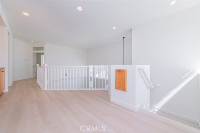 11 Lynnfield, Irvine CA: https://media.crmls.org/medias/1c57c9ec-a1c9-45ee-9dbc-bf5803da4939.jpg