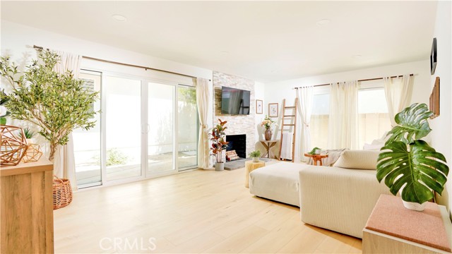 17698 Locust Street, Fountain Valley CA: https://media.crmls.org/medias/1c588d90-8952-4a14-96fd-3f810bc061ff.jpg
