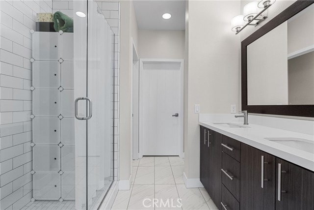 Detail Gallery Image 27 of 41 For 2753 Waverly Dr #705,  Los Angeles,  CA 90039 - 2 Beds | 3 Baths