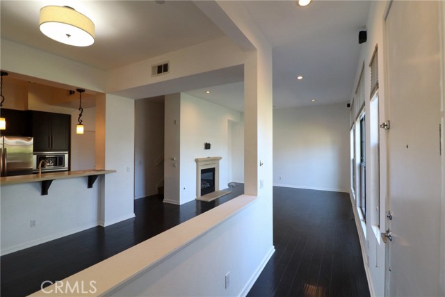 Detail Gallery Image 6 of 44 For 561 W Maple Ave, Orange,  CA 92868 - 3 Beds | 2/1 Baths