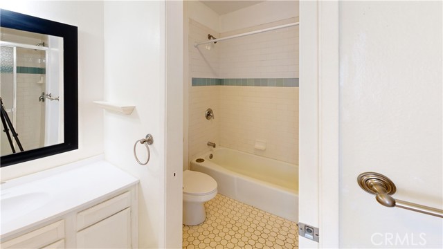 Detail Gallery Image 13 of 16 For 5117 W Wooley Rd #1,  Oxnard,  CA 93035 - 2 Beds | 2 Baths