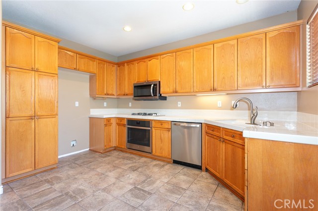 Detail Gallery Image 10 of 24 For 1750 Tallowberry Ln, Simi Valley,  CA 93065 - 3 Beds | 2/1 Baths