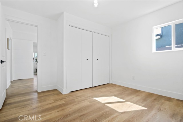 126 W 94th Street, Los Angeles CA: https://media.crmls.org/medias/1c5b9a87-88ef-45be-951a-cb25aa605340.jpg