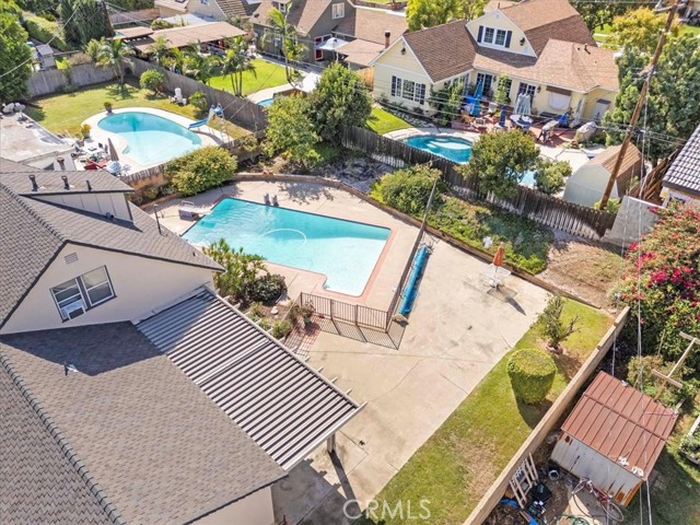 Image 22 of 27 For 737 Charter Drive