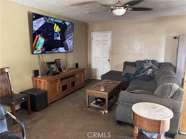 Detail Gallery Image 4 of 15 For 7474 Elmwood, San Bernardino,  CA 92410 - 3 Beds | 1 Baths