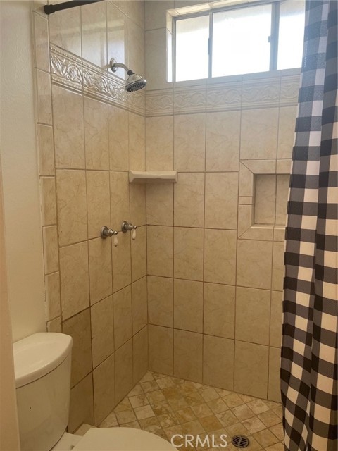 Image 10 of 11 For 8505 Columbus Avenue 316