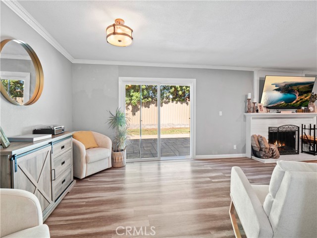 896 Moffatt Circle, Simi Valley CA: https://media.crmls.org/medias/1c5d6a59-59dd-4fb5-818f-b9b08fb04510.jpg