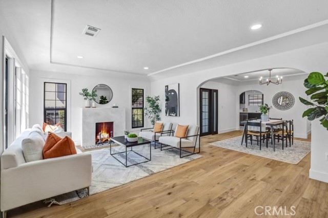 2327 Bonnie Brae, Santa Ana CA: https://media.crmls.org/medias/1c5d78db-3292-4834-8aa6-f0f672e4b64b.jpg