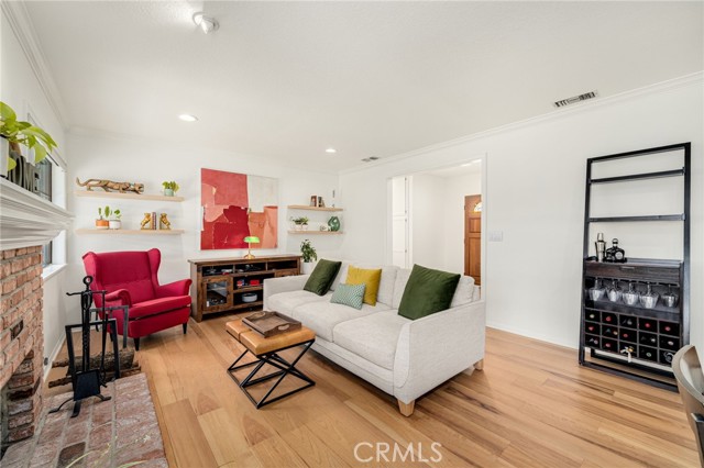 2137 Ostrom Avenue, Long Beach CA: https://media.crmls.org/medias/1c5db47b-84b4-41e9-91e5-83bfca1c4505.jpg