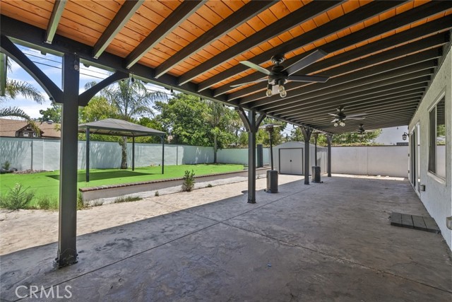 7750 Eton Avenue, Canoga Park CA: https://media.crmls.org/medias/1c5de9f6-9f32-4f0c-8919-5152282fb8d8.jpg