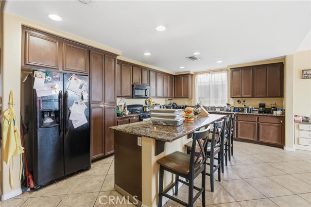 Detail Gallery Image 10 of 43 For 13855 Jackson St, Oak Hills,  CA 92344 - 5 Beds | 3 Baths