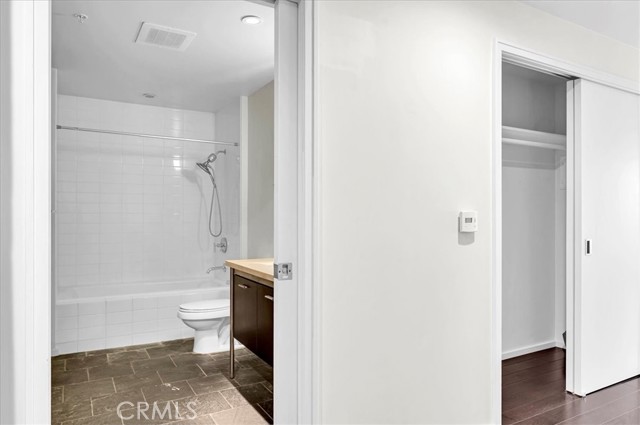 Detail Gallery Image 10 of 26 For 1155 S Grand Ave #811,  Los Angeles,  CA 90015 - 1 Beds | 1 Baths