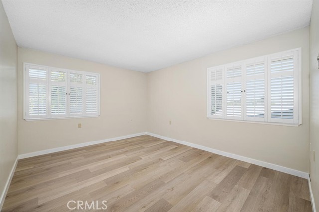 1930 St John Road, Seal Beach CA: https://media.crmls.org/medias/1c5f3c94-66c9-4e5b-80af-fd4b09ca080d.jpg