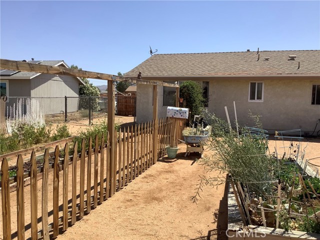 10578 Jamul Road, Apple Valley CA: https://media.crmls.org/medias/1c5f89b5-82c2-4072-a449-6207a91d7100.jpg