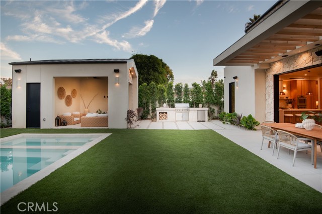 Detail Gallery Image 19 of 22 For 4500 Calhoun Ave, Sherman Oaks,  CA 91423 - 4 Beds | 4/1 Baths
