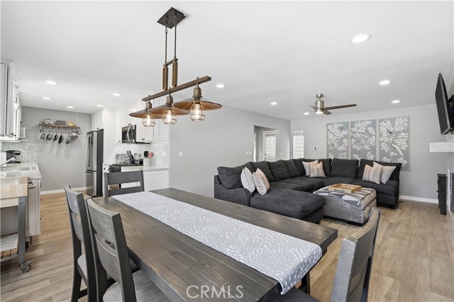 Detail Gallery Image 11 of 59 For 116 5th Place, Manhattan Beach,  CA 90266 - 5 Beds | 3 Baths