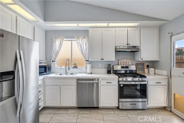 3331 Jahon Court, Rosamond CA: https://media.crmls.org/medias/1c60eb3f-4039-4e64-927a-eff8f06d1852.jpg