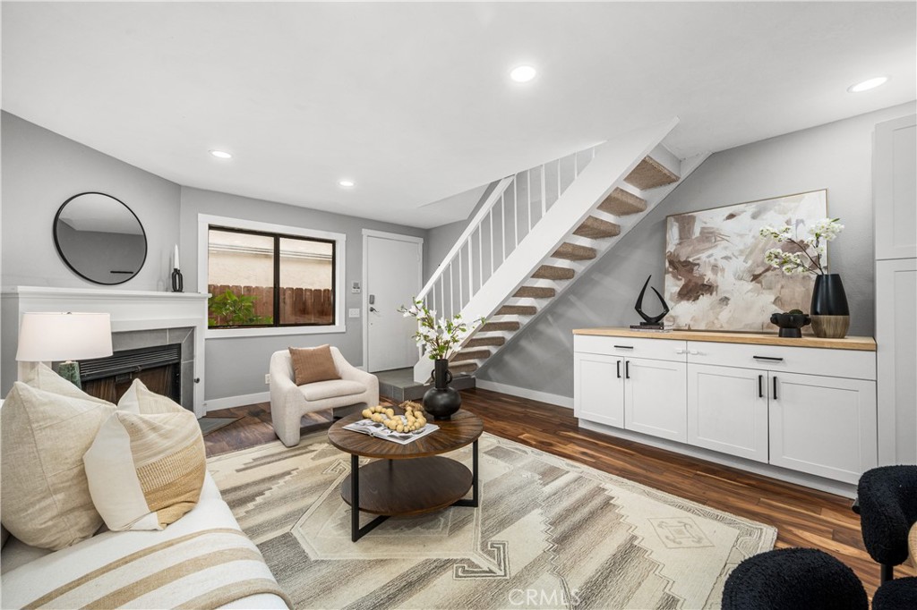 2061 Chatsworth - photo 13