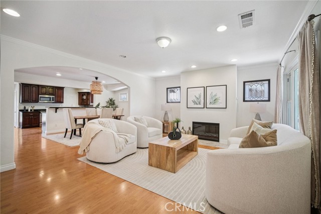 Detail Gallery Image 5 of 53 For 519 E Howard St, Pasadena,  CA 91104 - 3 Beds | 1/1 Baths