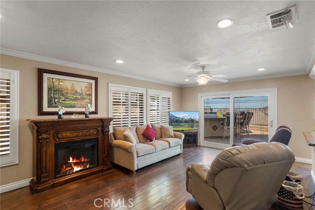 Detail Gallery Image 9 of 32 For 6207 E Breton Cir, Orange,  CA 92869 - 3 Beds | 2/1 Baths