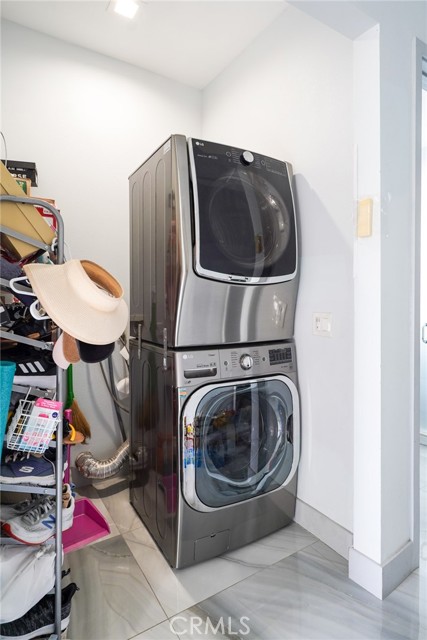 13672 Monroe Street, Westminster CA: https://media.crmls.org/medias/1c61fc4f-052a-4ac6-9757-2ae52fdacec7.jpg