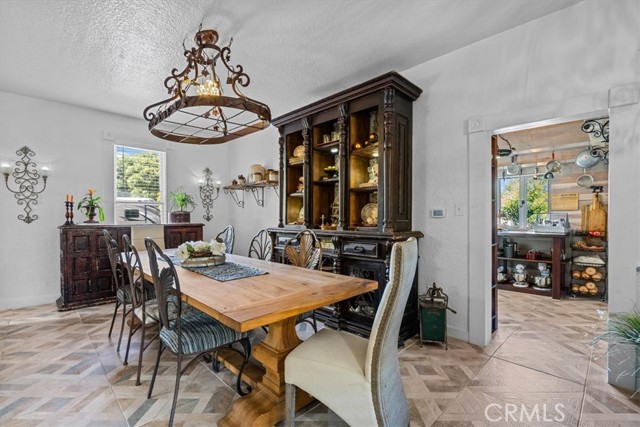 Detail Gallery Image 22 of 75 For 5211 Central, Riverside,  CA 92504 - 8 Beds | 4 Baths