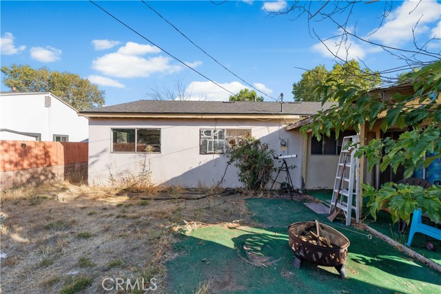 22038 Alamogordo Road, Saugus CA: https://media.crmls.org/medias/1c6257a3-d297-4b16-befb-c9e9889829f1.jpg