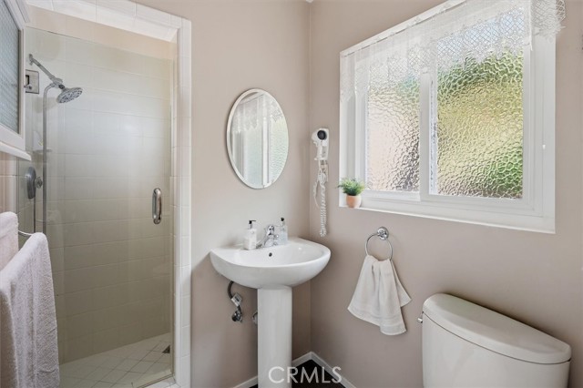 Detail Gallery Image 17 of 39 For 3342 Dunsmere, Glendale,  CA 91206 - 3 Beds | 2 Baths