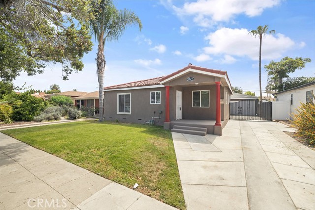 2420 Maine Avenue, Long Beach CA: https://media.crmls.org/medias/1c63bdcc-1af7-4135-84d7-d13f189cb6a3.jpg