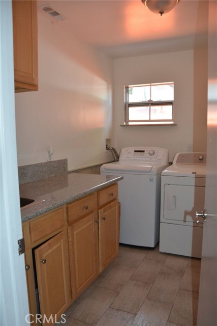 Detail Gallery Image 8 of 11 For 22445 Dolorosa, Woodland Hills,  CA 91367 - 3 Beds | 2 Baths