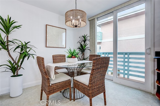 Detail Gallery Image 15 of 36 For 510 S Catalina Ave #2,  Redondo Beach,  CA 90277 - 3 Beds | 2 Baths