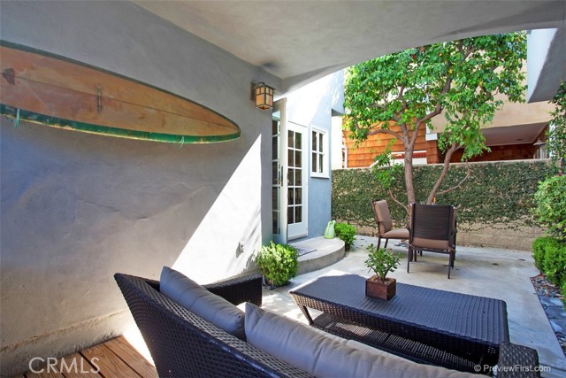 Detail Gallery Image 19 of 25 For 441 Carnation Ave, Corona Del Mar,  CA 92625 - 3 Beds | 2/1 Baths