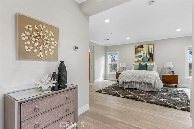 Detail Gallery Image 33 of 74 For 508 Westminster Ave, Newport Beach,  CA 92663 - 5 Beds | 5/1 Baths