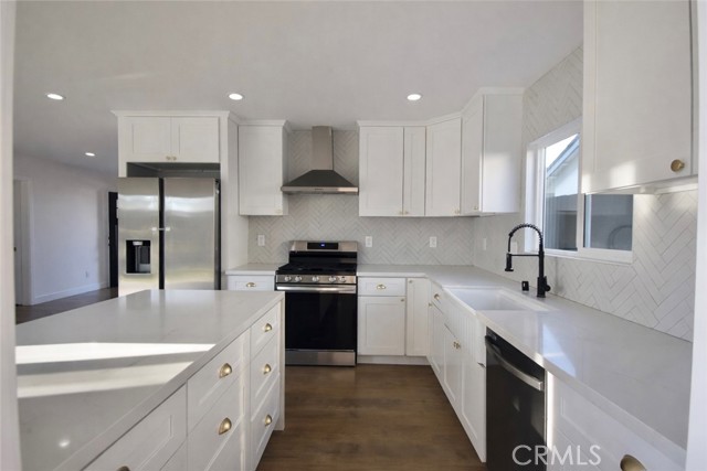 Detail Gallery Image 4 of 28 For 6082 Royalist, Huntington Beach,  CA 92647 - 4 Beds | 2 Baths