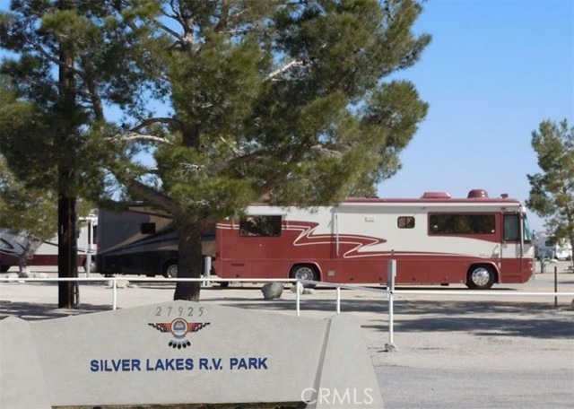 26993 Lakeview Dr, Helendale CA: https://media.crmls.org/medias/1c664254-9f2b-4e46-bc35-2ac680a402d4.jpg