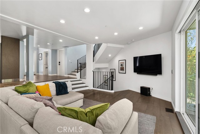 7670 Woodrow Wilson Drive, Los Angeles CA: https://media.crmls.org/medias/1c665f08-bfa4-4edc-a0c5-86c75758edbf.jpg