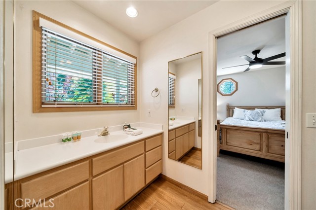 Detail Gallery Image 29 of 61 For 40034 Lakeview Dr, Big Bear Lake,  CA 92315 - 4 Beds | 3/1 Baths