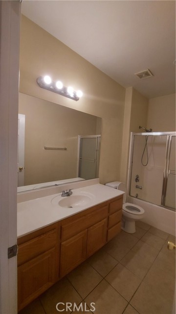 Detail Gallery Image 12 of 24 For 16124 Holly Ridge Ct, Victorville,  CA 92395 - 3 Beds | 2 Baths
